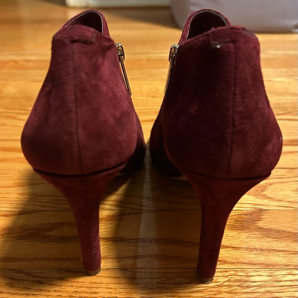 Vince Camuto Heels - Picture 2 of 4